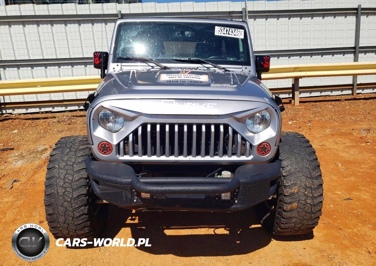 2015 Jeep Wrangler Unlimited Sahara VIN:1C4BJWEG5FL683836 - 5