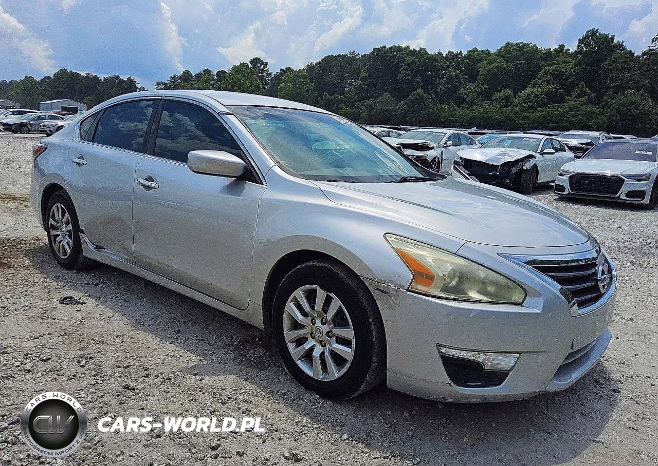 2015 Nissan Altima 2.5 S VIN:1N4AL3AP8FN368646 - 4