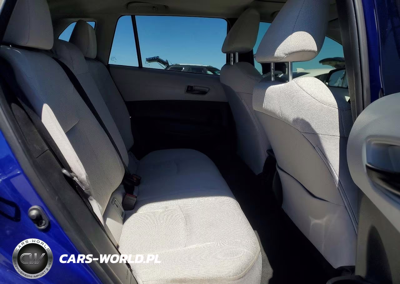 2022 Toyota Corolla Cross Le VIN:7MUBAABG3NV037625 - 11