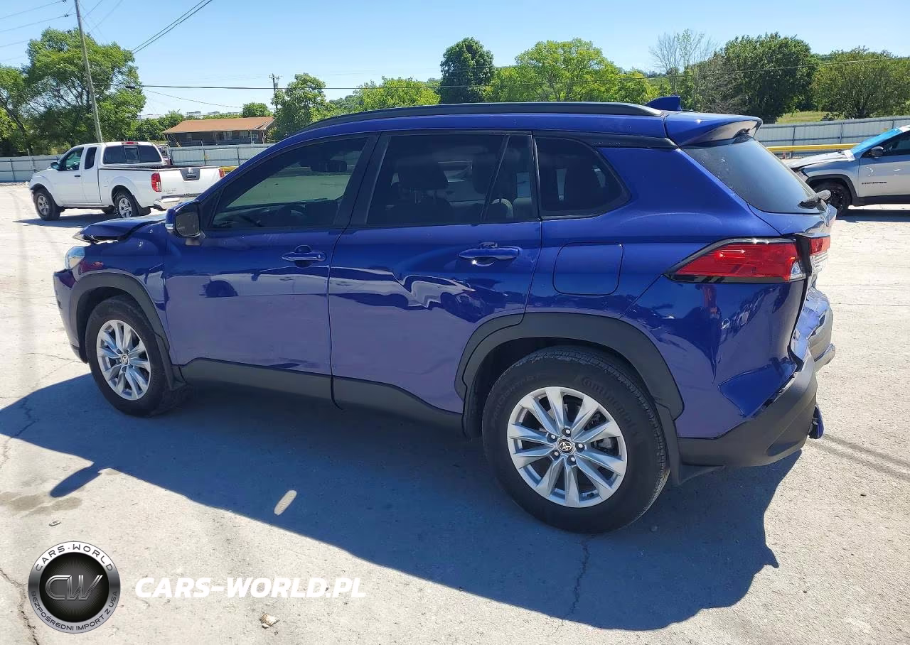2022 Toyota Corolla Cross Le VIN:7MUBAABG3NV037625 - 2