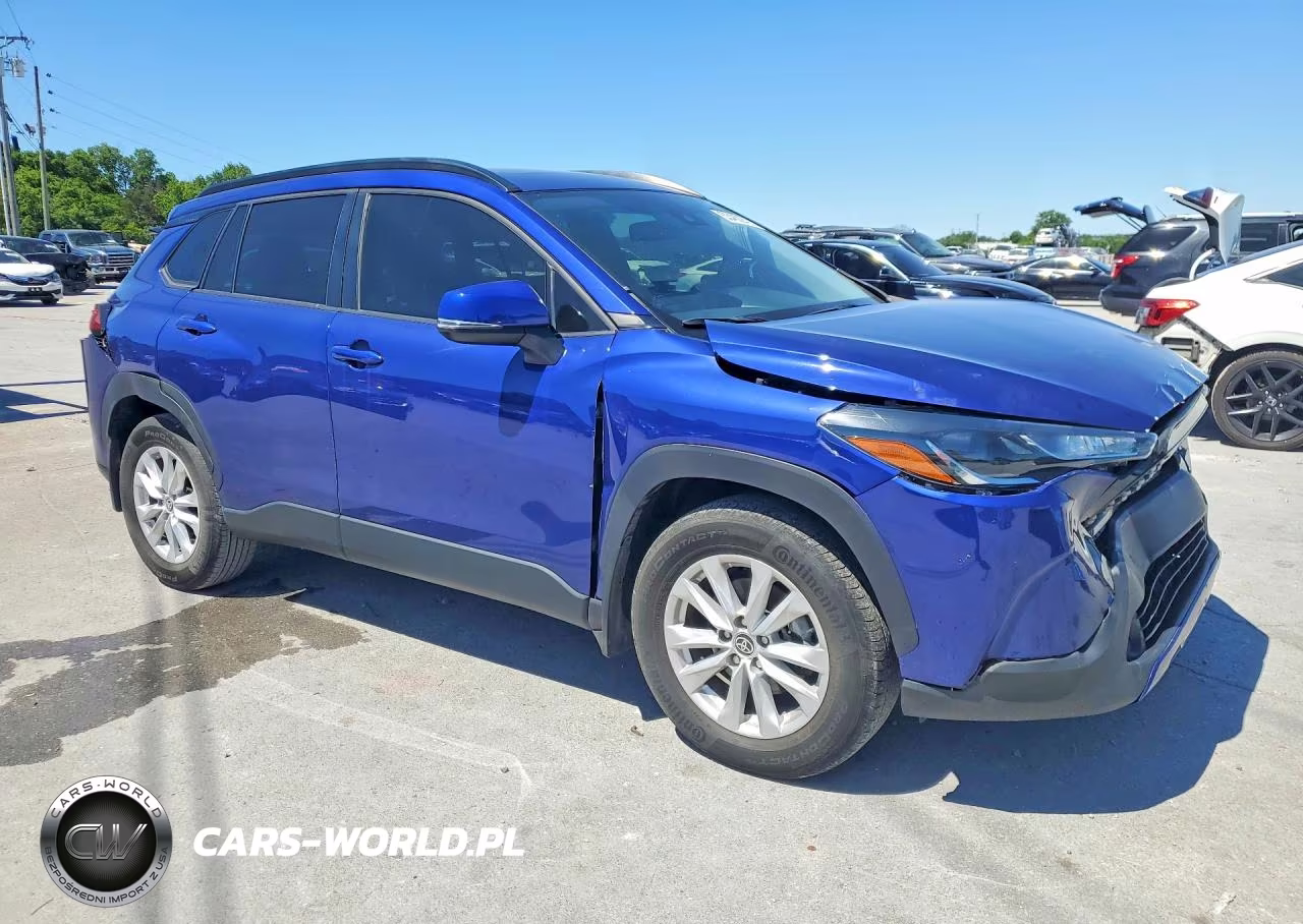 2022 Toyota Corolla Cross Le VIN:7MUBAABG3NV037625 - 4