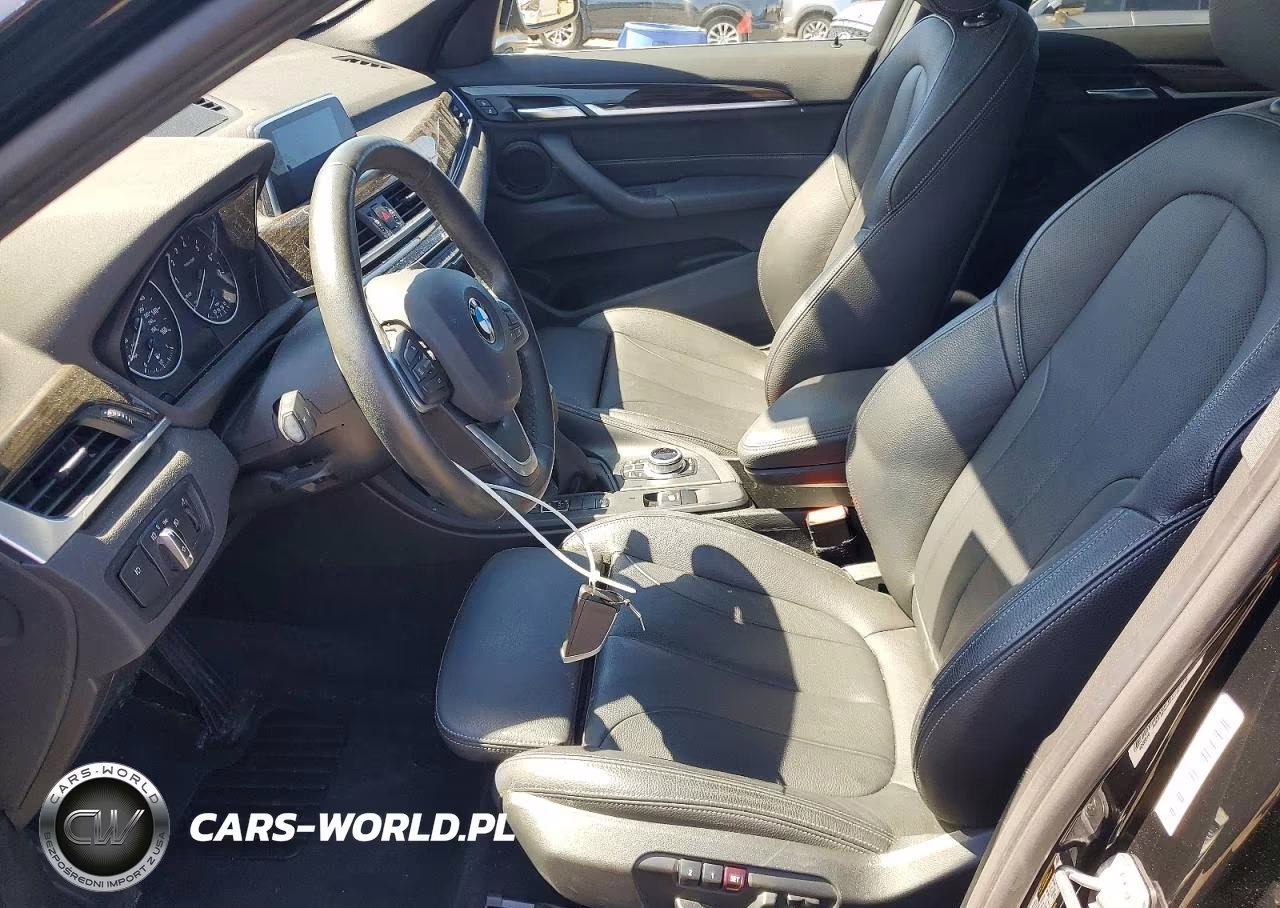 2018 BMW X1 xDrive28I VIN:WBXHT3C35J5K28505 - 7