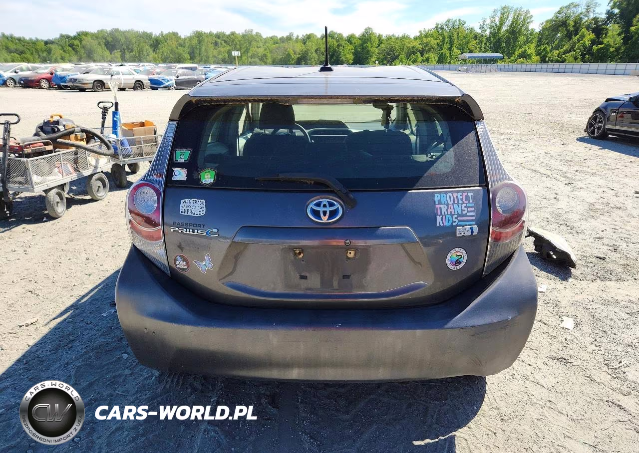 2012 Toyota Prius C Three VIN:JTDKDTB33C1511562 - 6