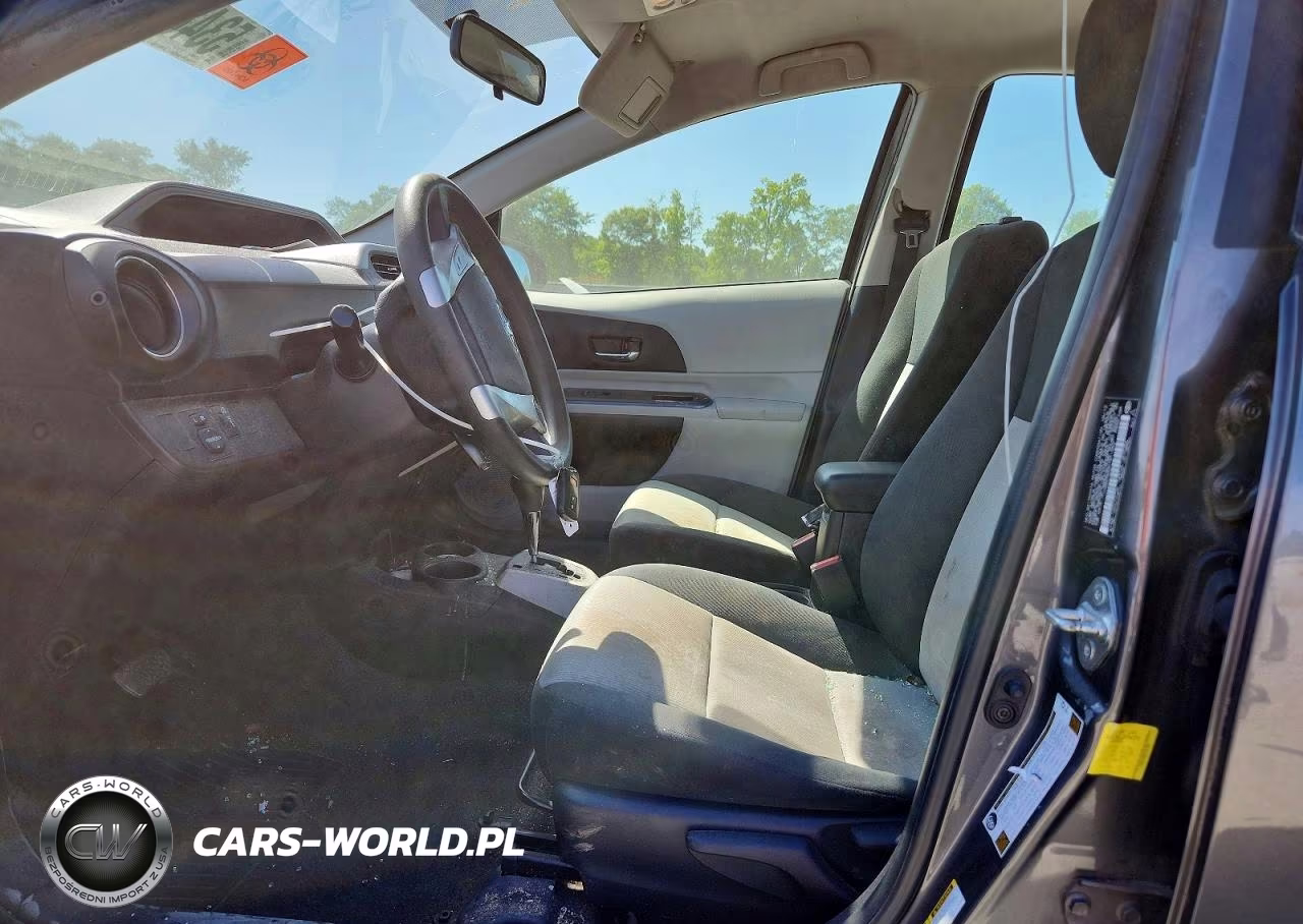 2012 Toyota Prius C Three VIN:JTDKDTB33C1511562 - 7