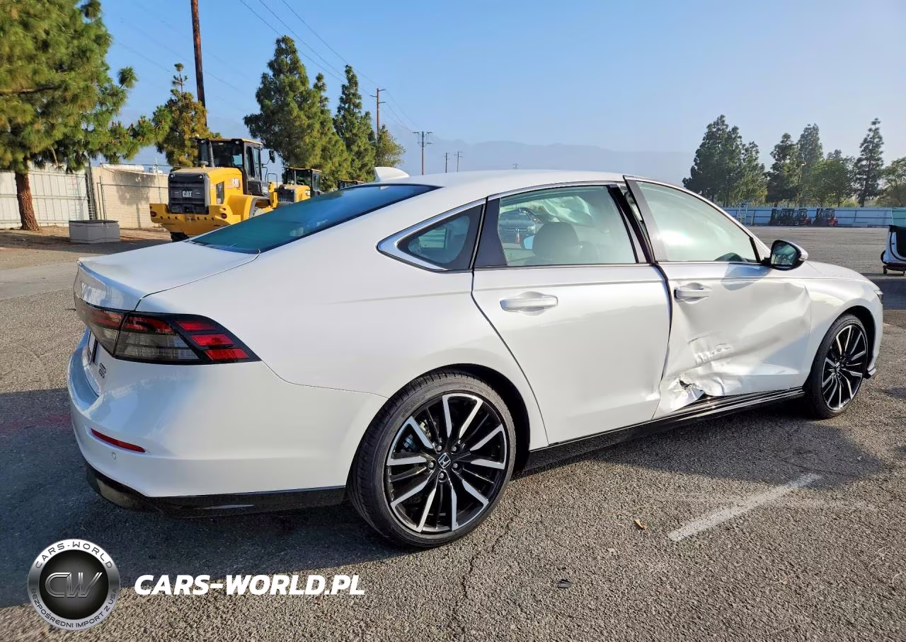 2025 Honda Accord Touring Hybrid VIN:1HGCY2F88SA046088 - 3