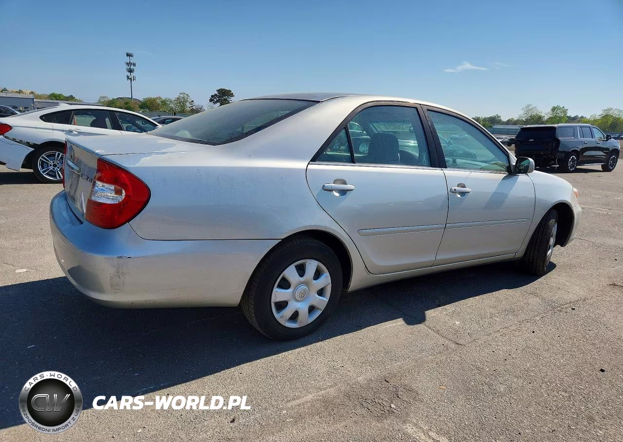 2004 Toyota Camry Le VIN:4T1BE32K84U916588 - 3