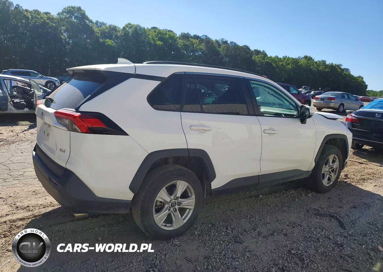 2021 Toyota Rav4 Xle VIN:2T3W1RFV1MW117649 - 3