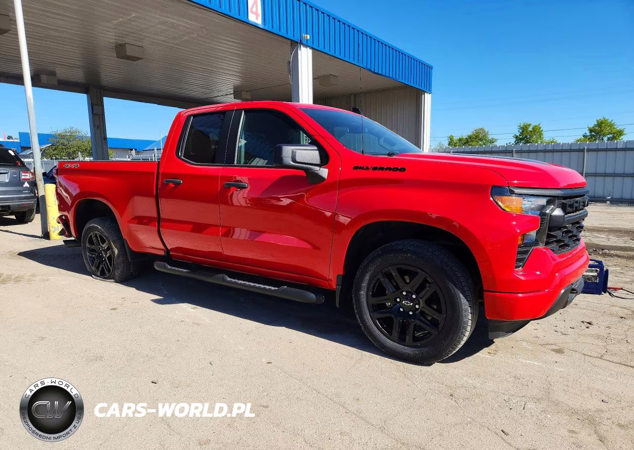 2024 Chevrolet Silverado K1500 Custom VIN:1GCRDBEKXRZ229361 - 4