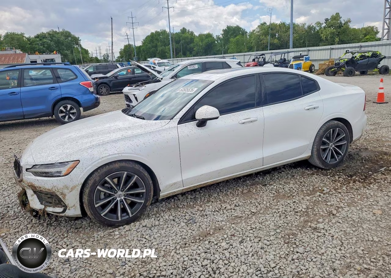2021 Volvo S60 T5 Momentum – zdjęcie 1 z 12