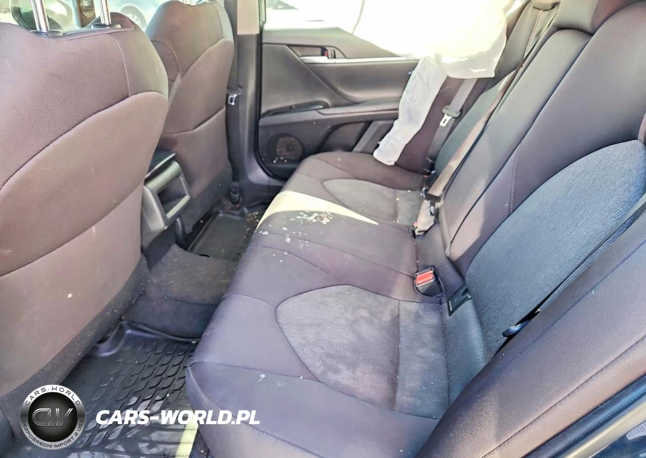 2018 Toyota Camry Le VIN:4T1B11HK4JU598391 - 10