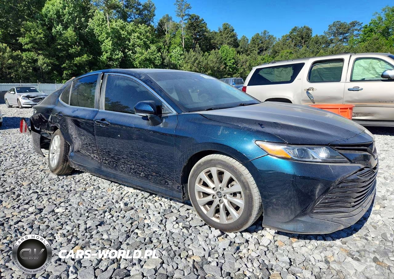 2018 Toyota Camry Le VIN:4T1B11HK4JU598391 - 4