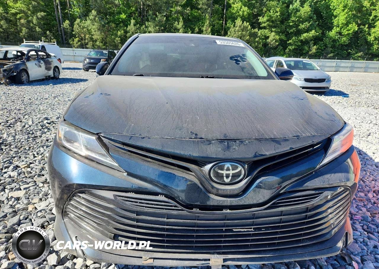 2018 Toyota Camry Le VIN:4T1B11HK4JU598391 - 5