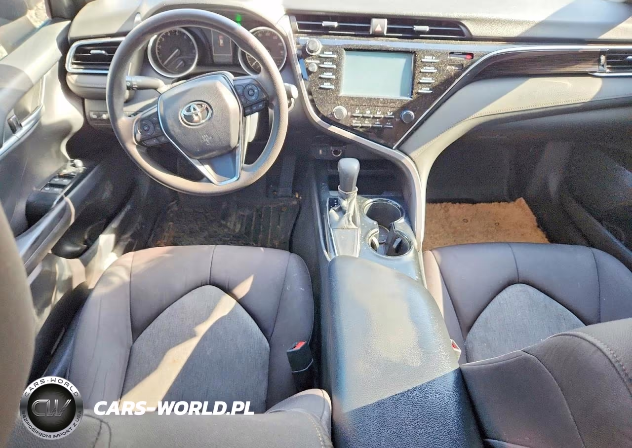 2018 Toyota Camry Le VIN:4T1B11HK4JU598391 - 8