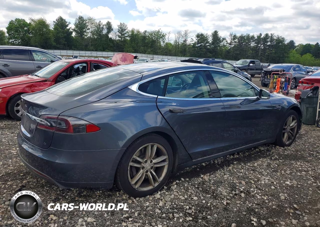 2014 Tesla Model S VIN:5YJSA1H10EFP62522 - 3