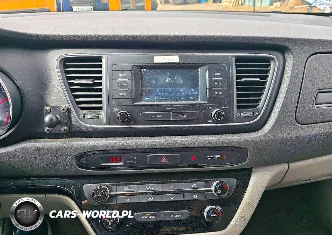 2018 Kia Sedona L VIN:KNDMA5C17J6400720 - 9