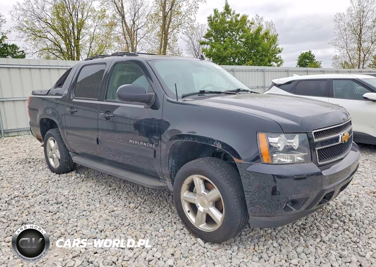 2013 Chevrolet Avalanche Lt VIN:3GNTKFE71DG107261 - 4