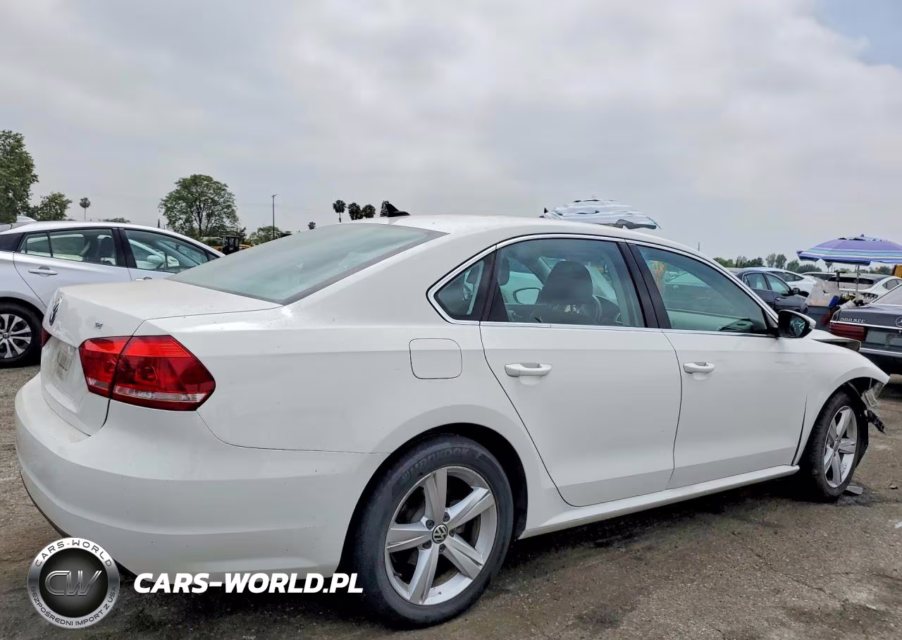 2012 Volkswagen Passat Se VIN:1VWBP7A36CC083620 - 3