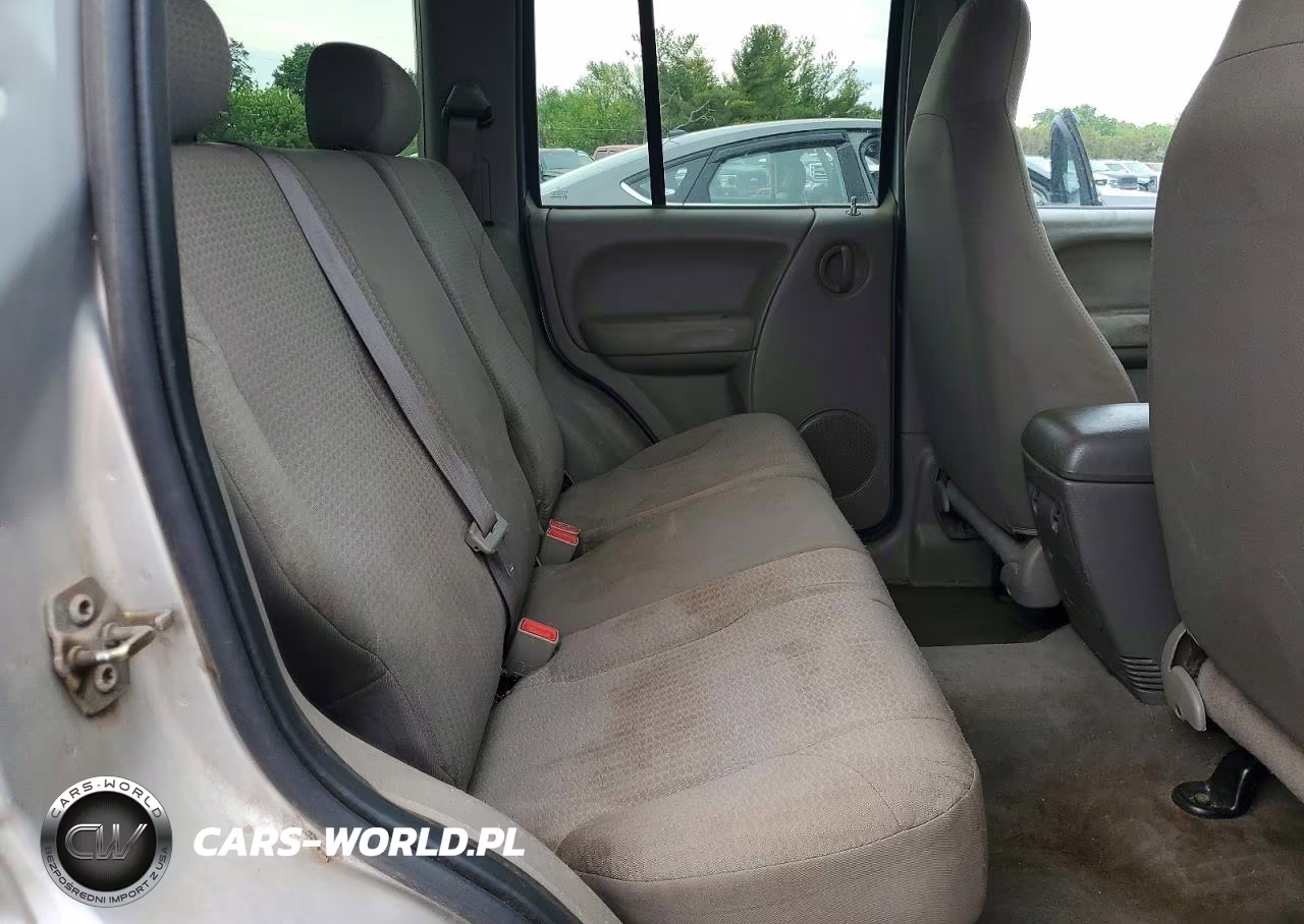 2004 Jeep Liberty Sport VIN:1J4GL48K34W175679 - 11