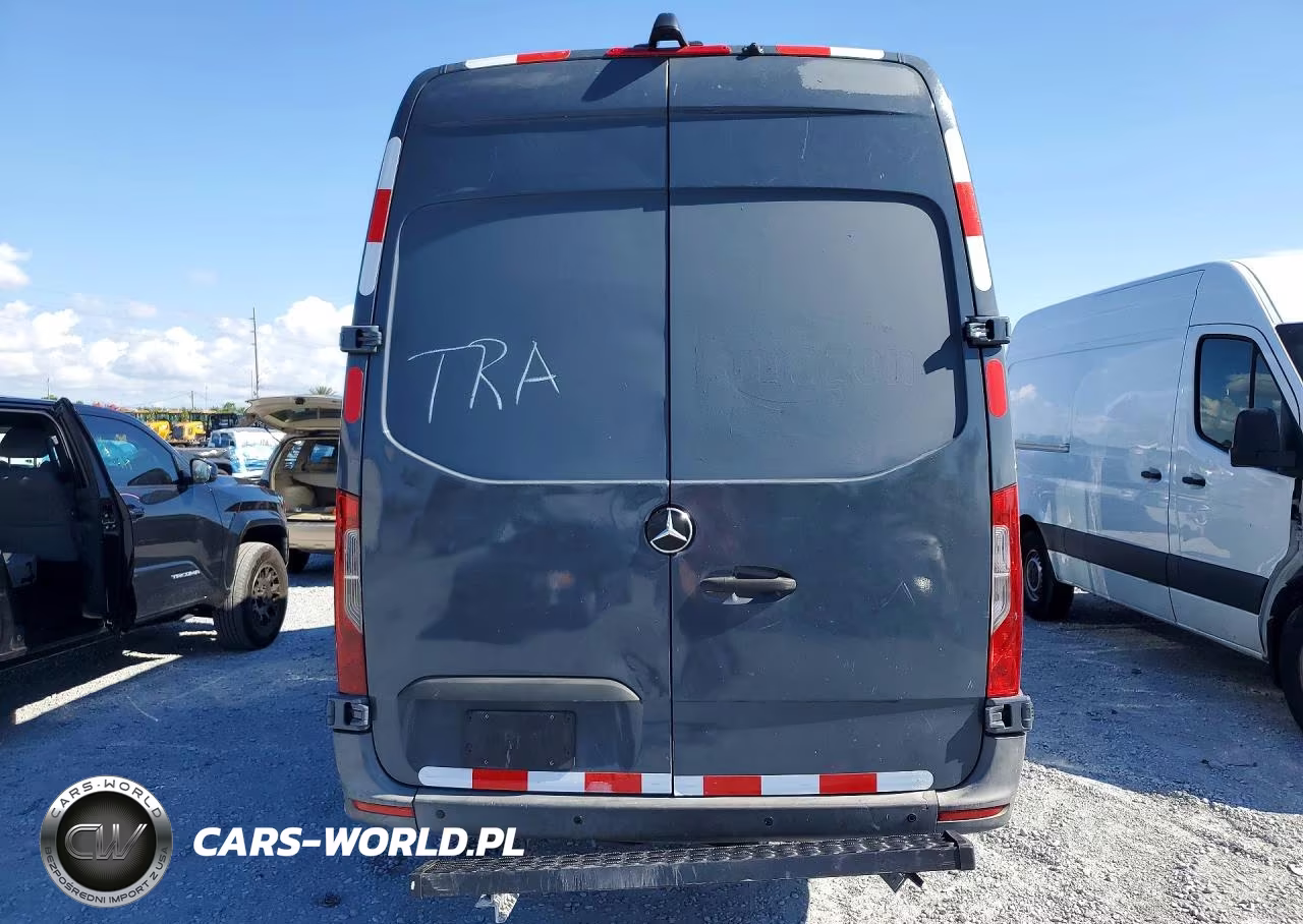 2019 Mercedes Benz Sprinter 2500 VIN:WD4PF1CD9KP137715 - 6