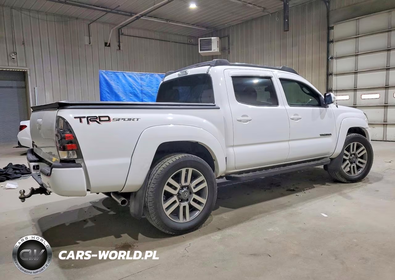 2011 Toyota Tacoma Double Cab VIN:5TFLU4EN4BX002468 - 3