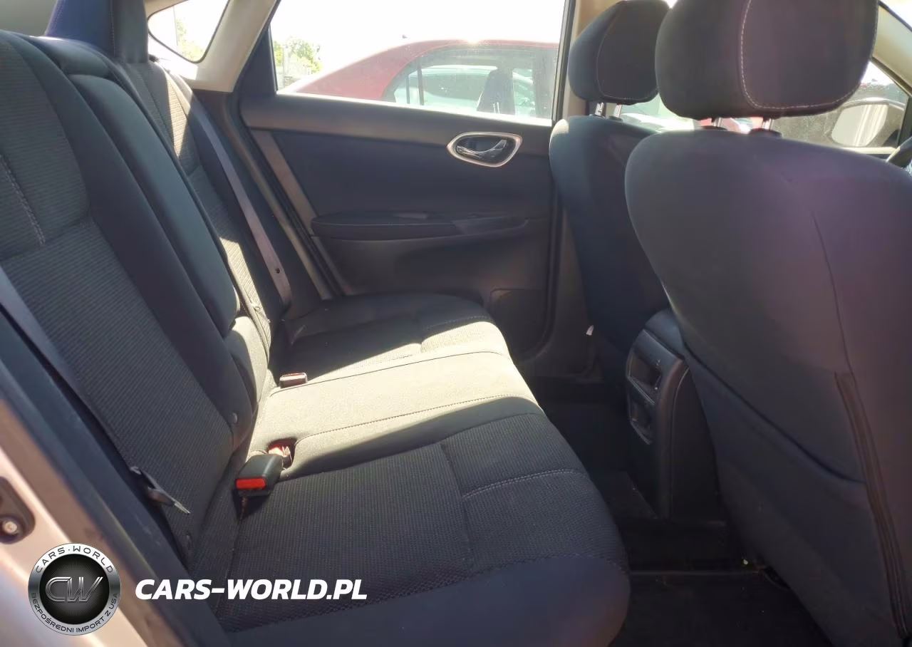 2015 Nissan Sentra S VIN:3N1AB7APXFY315702 - 10