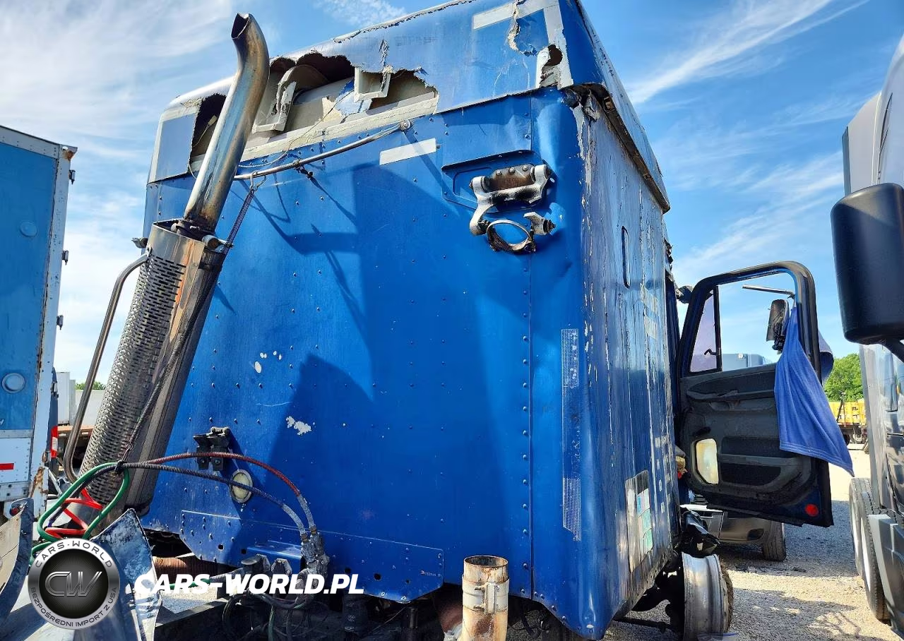2007 Freightliner Columbia 120 Semi Truck VIN:1FUJA6CK07LW82946 - 9