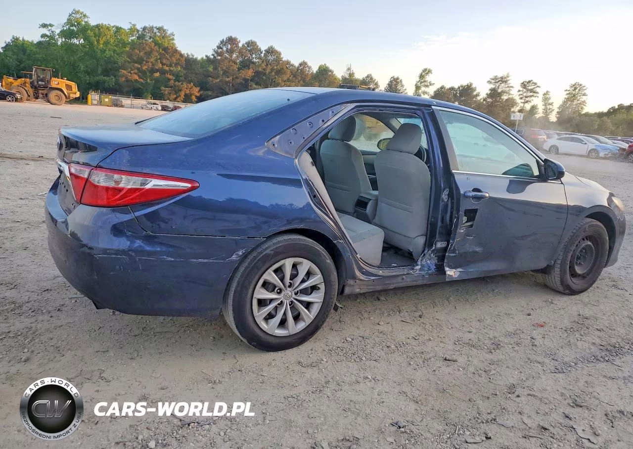 2016 Toyota Camry Le VIN:4T4BF1FK8GR516682 - 3