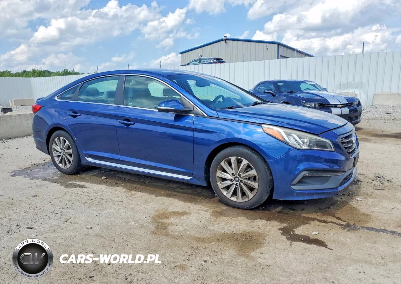 2015 Hyundai Sonata Sport VIN:5NPE34AF6FH217247 - 4