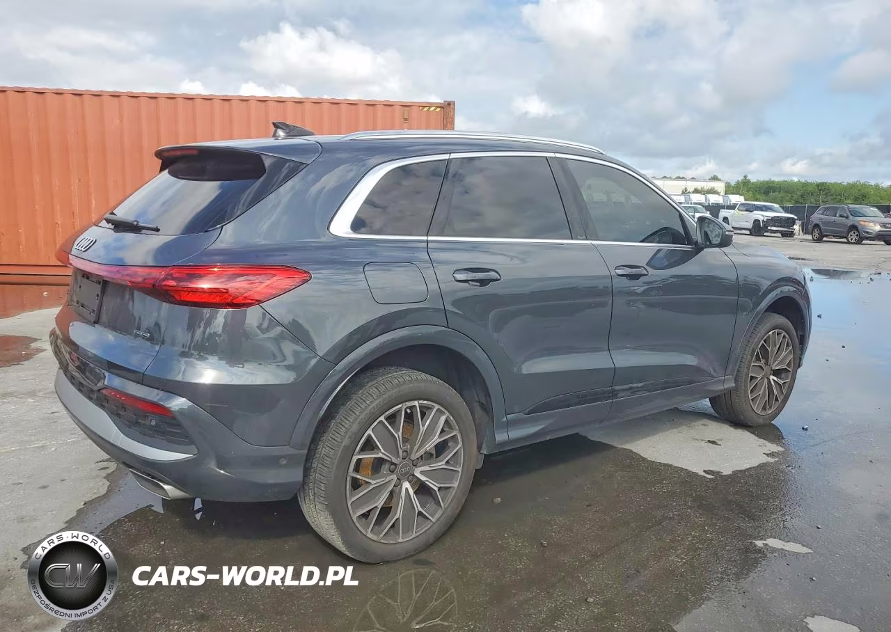 2025 Audi Q5 Premium Plus VIN:WA12AAGUXS2021072 - 3