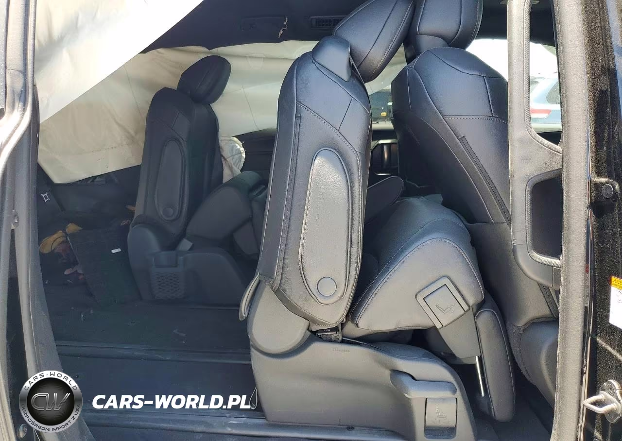 2025 Toyota Sienna Platinum 7-Passenger VIN:5TDESKFC7SS160678 - 11