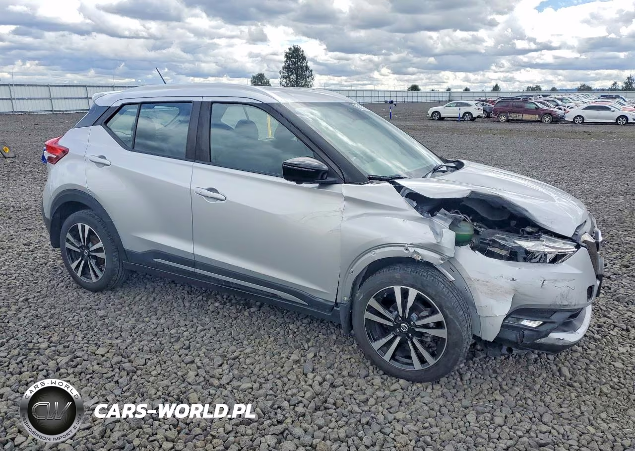 2020 Nissan Kicks Sr VIN:3N1CP5DV0LL532709 - 4
