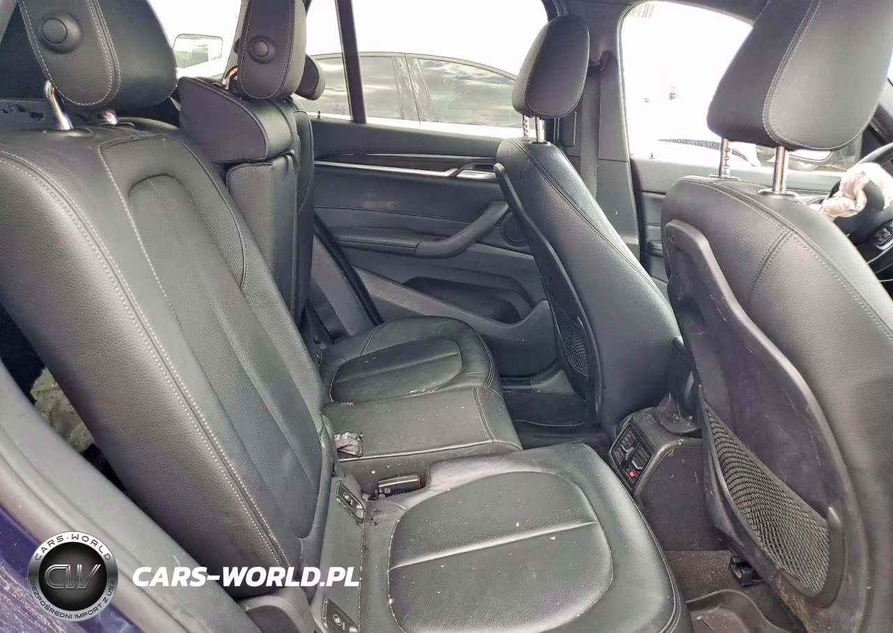 2018 BMW X1 xDrive28I VIN:WBXHT3C36J3H33435 - 10