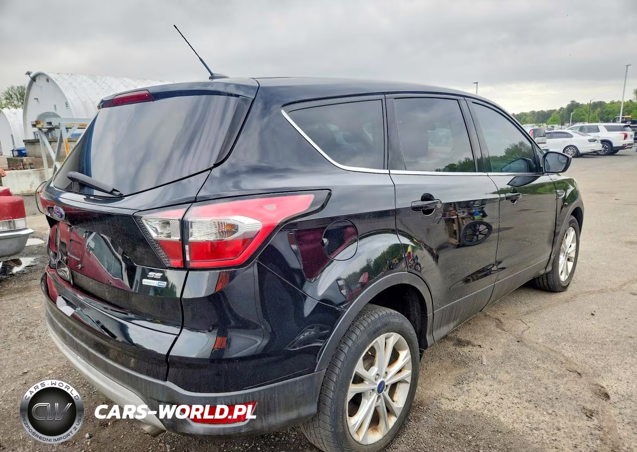 2017 Ford Escape Se VIN:1FMCU9GDXHUC32829 - 3