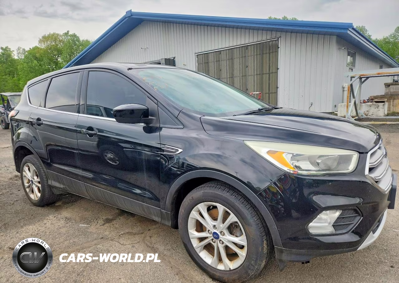 2017 Ford Escape Se VIN:1FMCU9GDXHUC32829 - 4