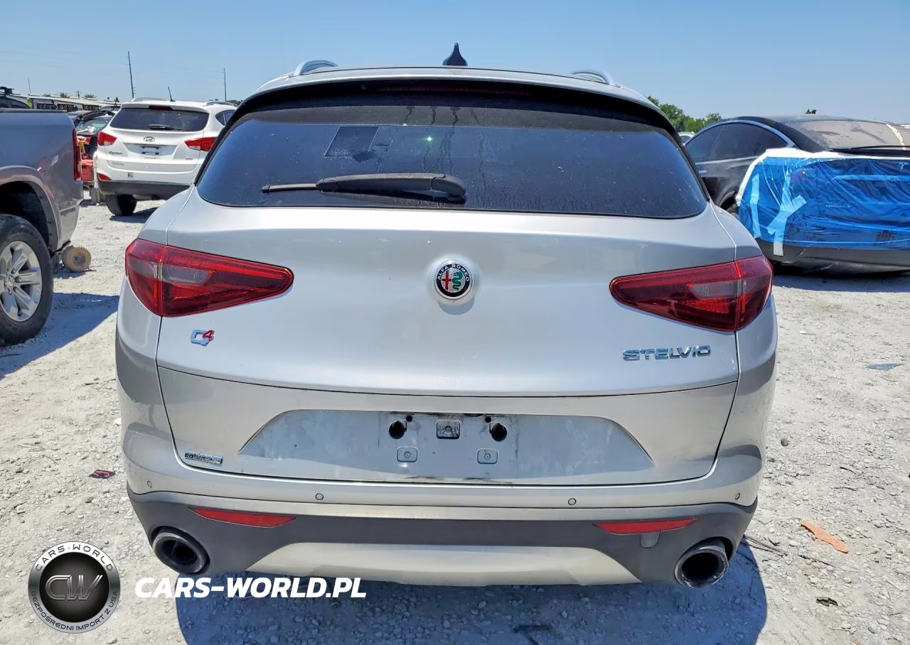 2018 Alfa Romeo Stelvio VIN:ZASFAKAN4J7B74800 - 6