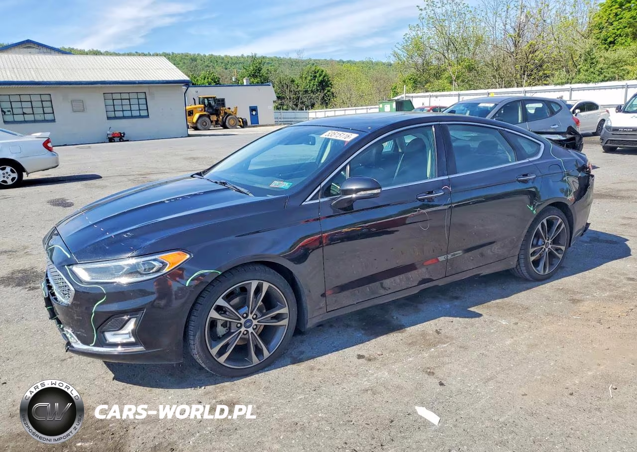 2019 Ford Fusion Titanium – zdjęcie 1 z 12
