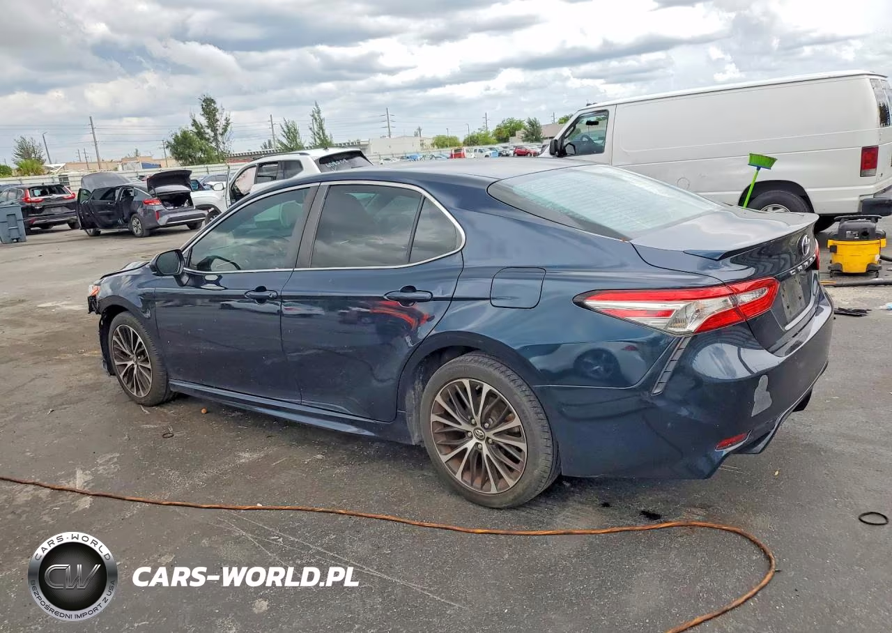 2018 Toyota Camry Se VIN:4T1B11HK8JU643266 - 2