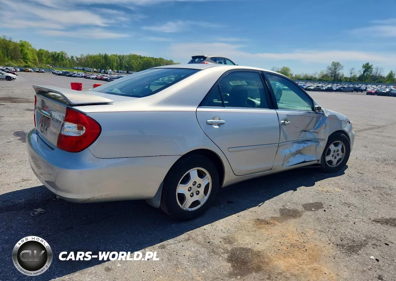 2004 Toyota Camry Le VIN:4T1BE32K94U929902 - 3