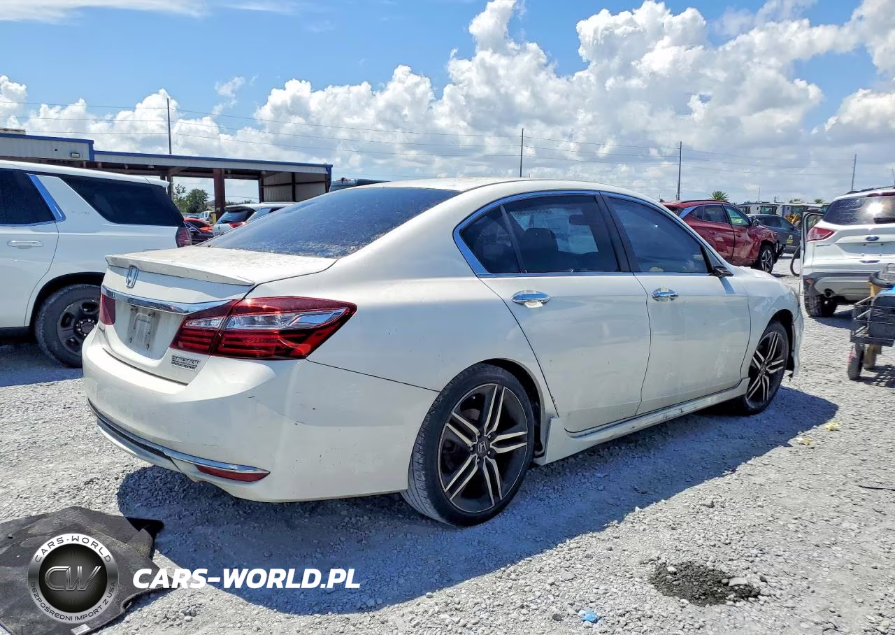 2017 Honda Accord Sport Special Edition VIN:1HGCR2F16HA231331 - 3