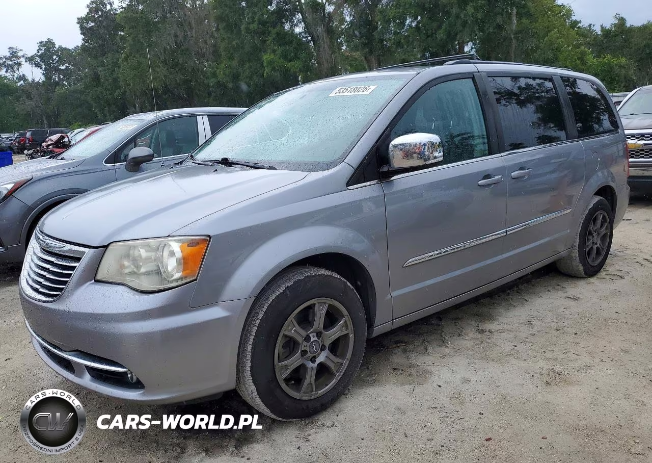 2013 Chrysler Town & Country Touring L – zdjęcie 1 z 13