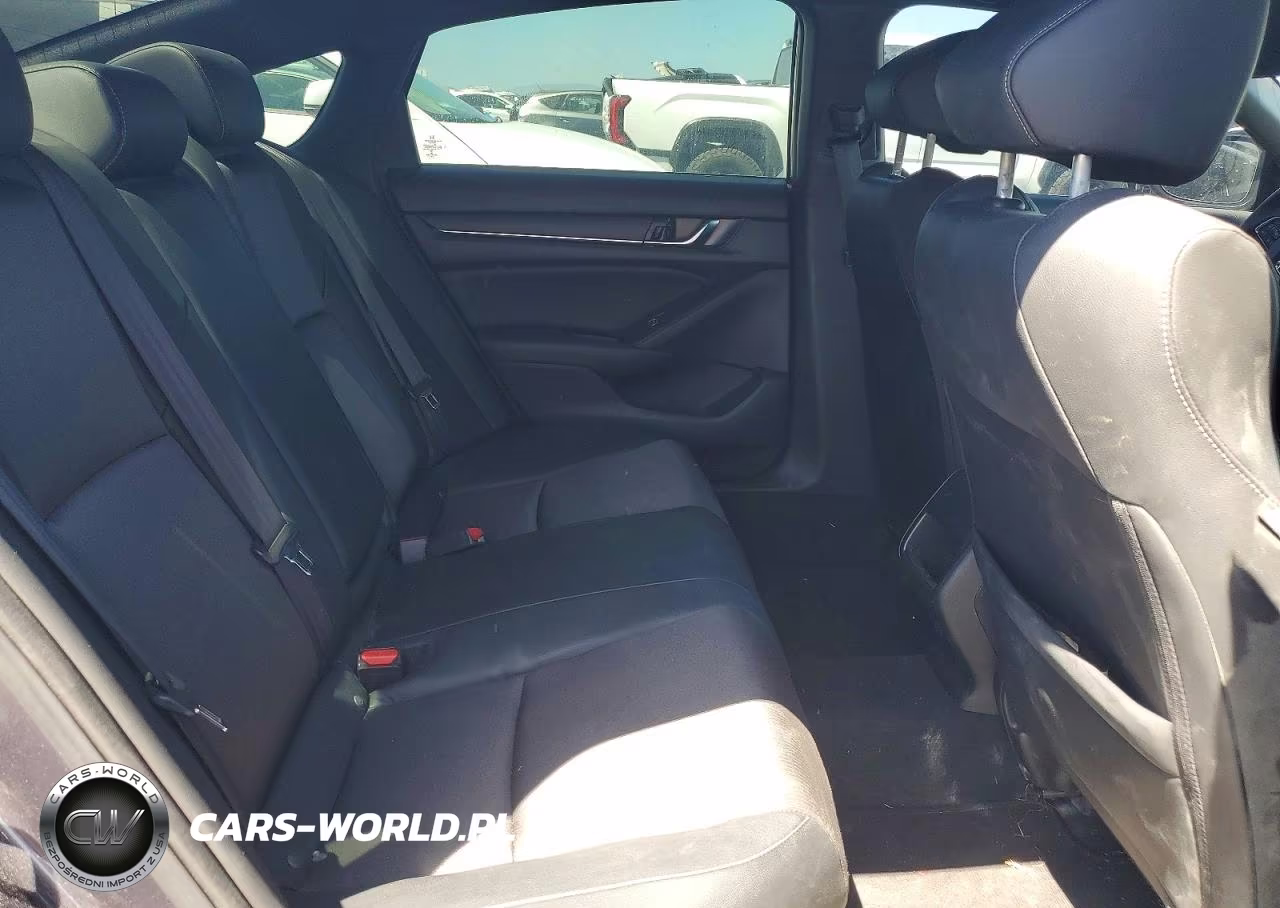 2018 Honda Accord Sport VIN:1HGCV1F3XJA259551 - 10