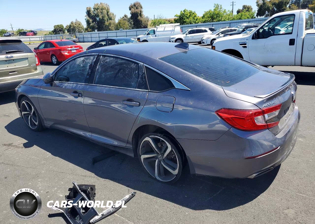 2018 Honda Accord Sport VIN:1HGCV1F3XJA259551 - 2