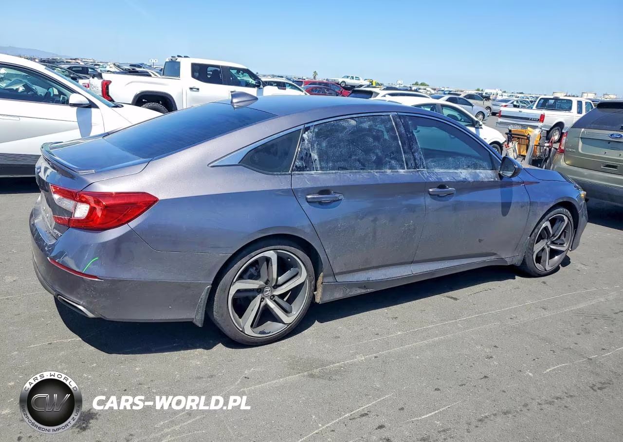 2018 Honda Accord Sport VIN:1HGCV1F3XJA259551 - 3