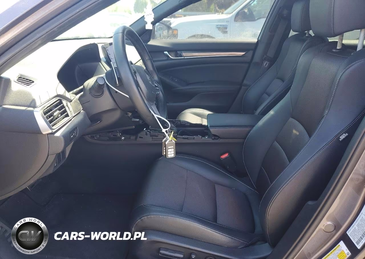 2018 Honda Accord Sport VIN:1HGCV1F3XJA259551 - 7