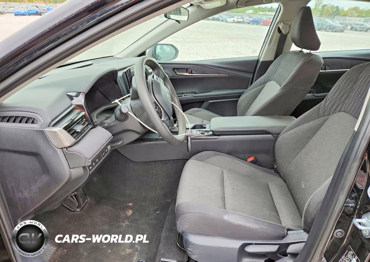 2025 Toyota Camry Le VIN:4T1DAACK2SU594342 - 7