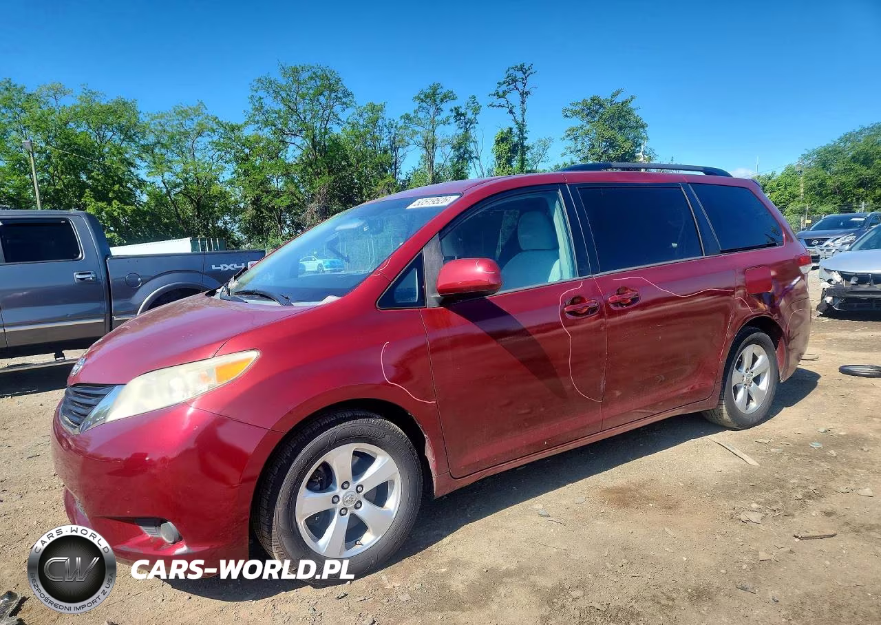 2013 Toyota Sienna Le