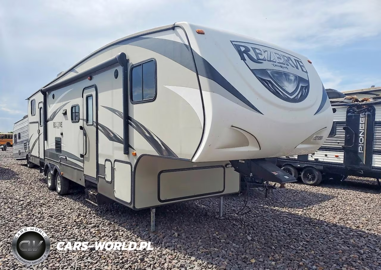 2015 Cross Roads Rezerve Camper