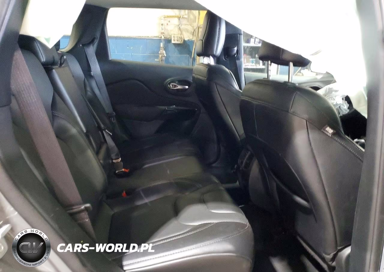 2023 Jeep Cherokee Altitude Lux VIN:1C4PJMMB2PD112462 - 11