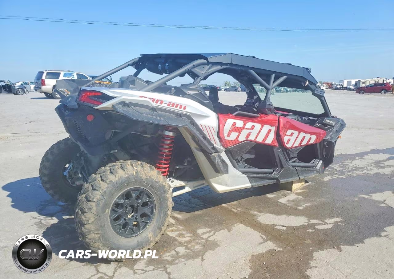 2025 Can-Am Maverick X3 Utility Vehicle VIN:3JBVMAY46SE000346 - 4