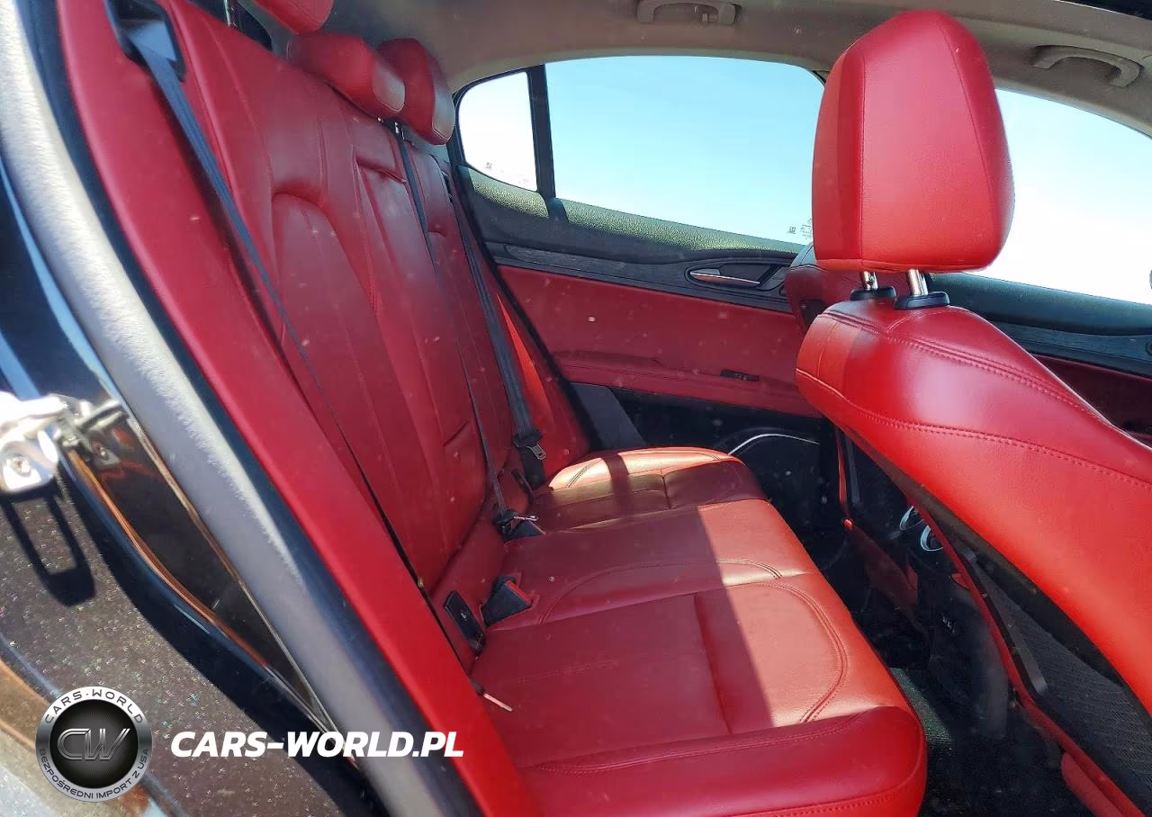 2019 Alfa Romeo Stelvio VIN:ZASPAJAN1K7C71002 - 11